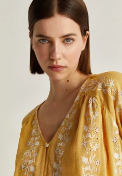 Blusa Bordados Contraste-Scalpers Hot