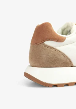 Sneakers Detalle Metalizado-Scalpers Outlet